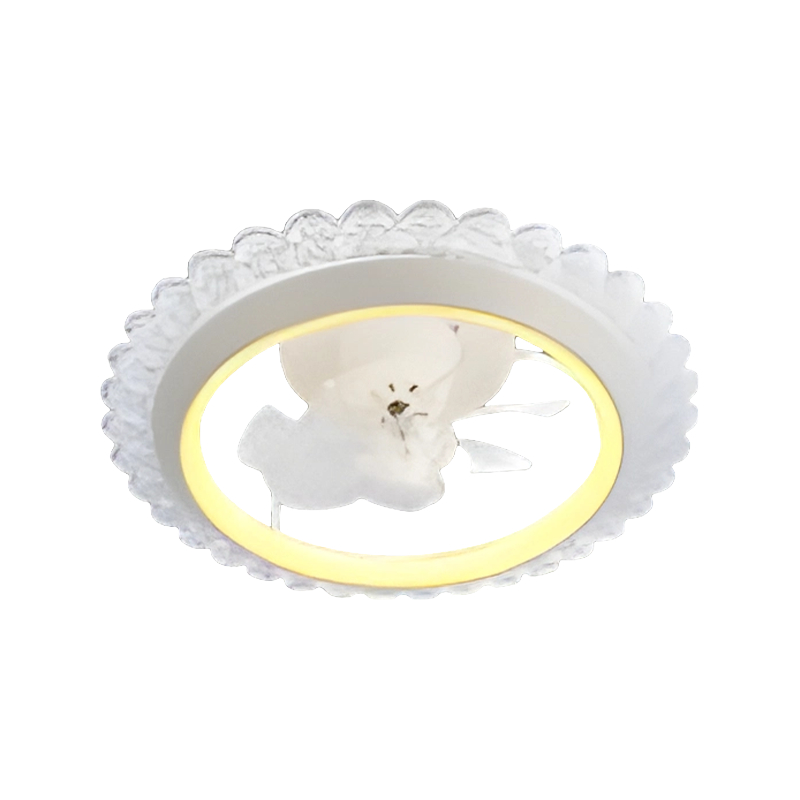 Oszillierender Deckenventilator für Schlafzimmer mit Licht Oszillierender Deckenventilator für Schlafzimmer mit Licht