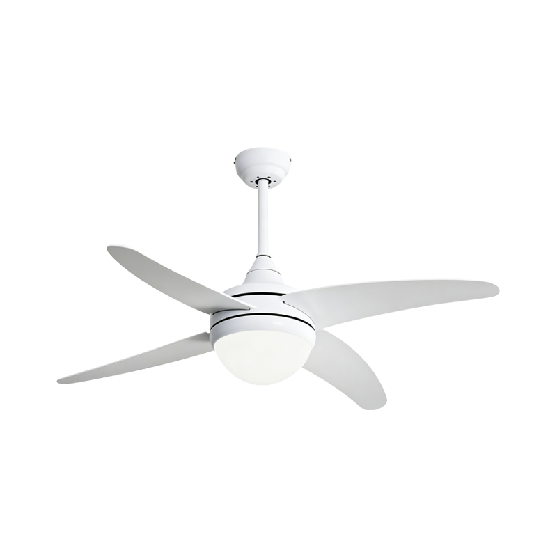 Deckenventilator mit Sperrholzflügeln und Licht Deckenventilator mit Sperrholzflügeln und Licht